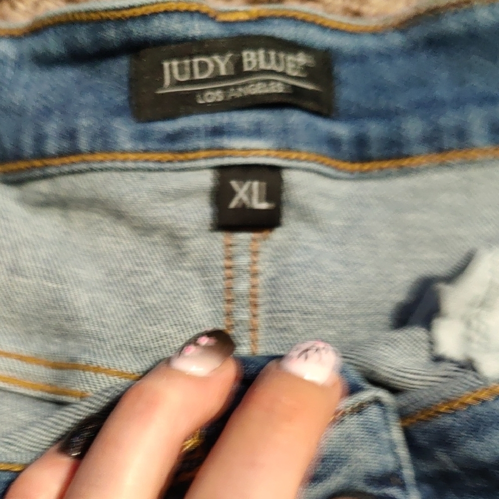 Distressed Denim Shorts - Picture 3 of 5